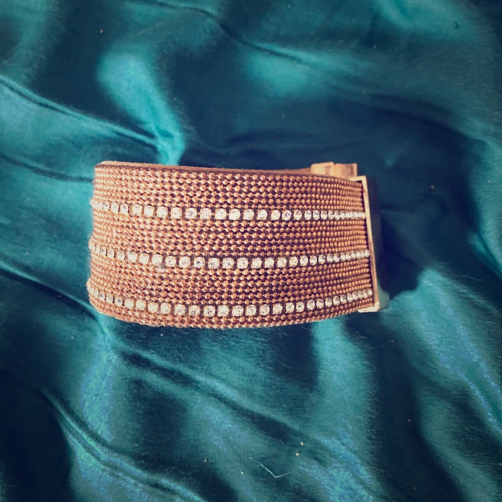 Beautiful gold bangle!